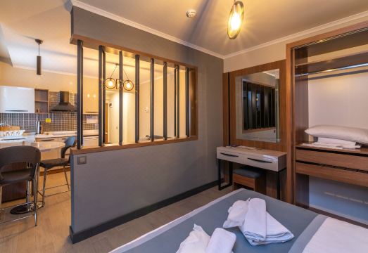 2. 아포리아 테르말..