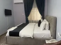 Western Sun International Hotel & Events Centre فنادق في Owode Ede