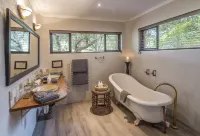 Kariega Game Reserve River Lodge Hotels in Kenton-on-Sea