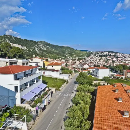 Violeta Hvar
