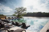 The Farmington Hotel - Pools