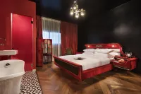 Scarlet Hotel