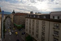 Slavyanska Beseda Hotel - Mountain view
