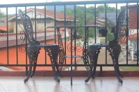 Le Bar Tarry Hotel Hotels in Tha Li