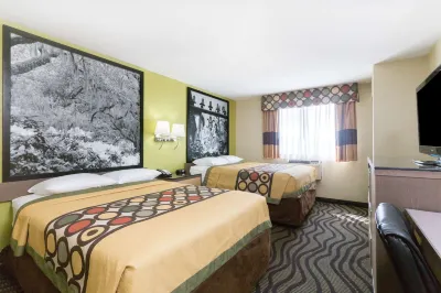Super 8 by Wyndham Brunswick/St Simons Island Area Hotels in Dock Junction