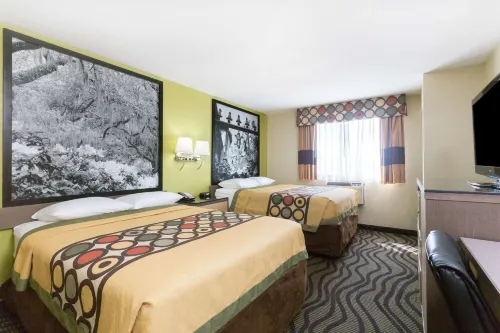 Super 8 by Wyndham Brunswick/St Simons Island Area Hotels in Dock Junction