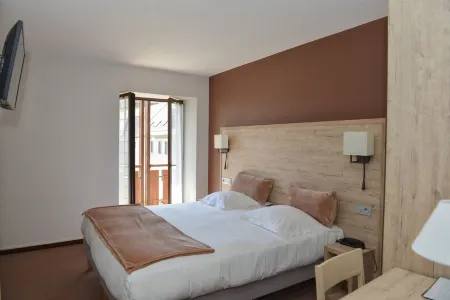 Hôtel Restaurant du Nord Отели в г. Сен-Жульен-Мон-Дени