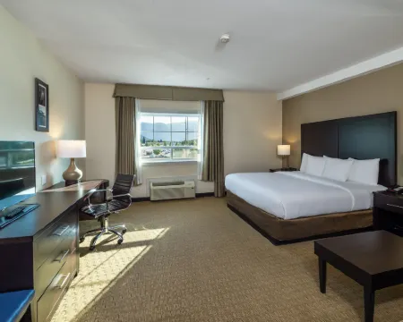 Comfort Inn & Suites Hotels in Terrace