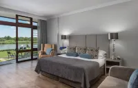 River Place Manor - parking