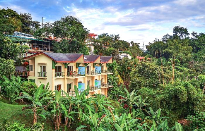 Si Como No Resort & Wildlife Refuge