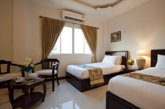 ラオ ゴールデン ホテル ワット タートカオ周辺のホテル