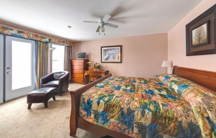Parkland Village Inn