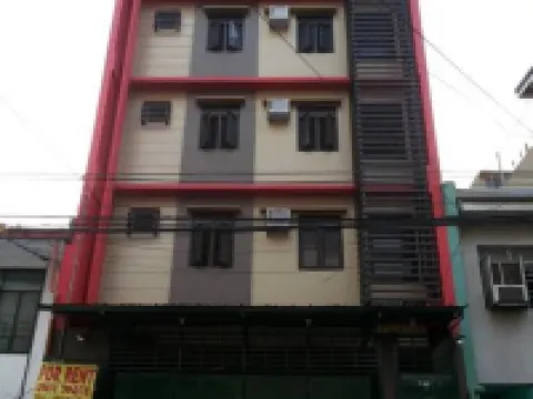 Budget Studio Unit in Makati Hotels near PNR Pasay Road Station