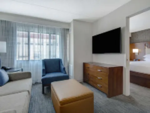 Embassy Suites by Hilton Detroit Metro Airport Hotel di Romulus