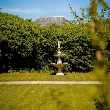 Glen Mhor Hotel at Uile-Bheist 'Brewstillery' Hotels near Inverness Castle