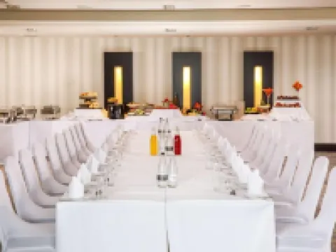 Holland House Hotel Cardiff By Sunday