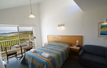 A Great Ocean View Motel