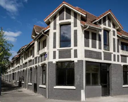 Hôtel Louvre-Lens - Esprit de France Hotels in Lens