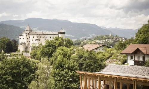 Presulis Hideaway Apartments & Restaurant