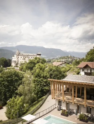 Presulis Hideaway Apartments & Restaurant Hotels in Fie