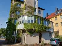 An der Stadthalle Hotels near Eastern ring areay