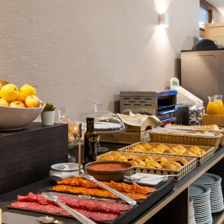 Hotel Ciudad de Compostela Отели рядом с Аэропорт Сантьяго-де-Компостела