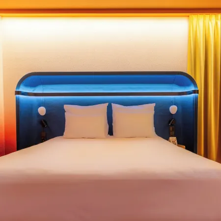 Hotel Mercure Warszawa Centrum Отели рядом с достопримечательностью «ОРКО Тауэр»