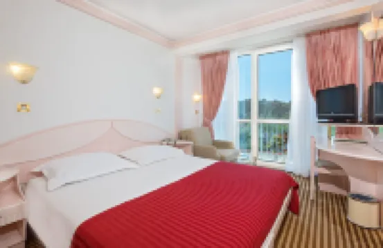 Hotel Zorna Plava Laguna فنادق في 