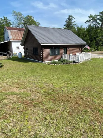 Vermont's Cozy Autumn Cabin at Trail End Ranch!
