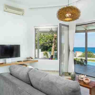 Thea Thalassa Rooms