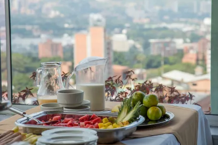 Aparta Suites Torre Poblado Отели в г. Медельин