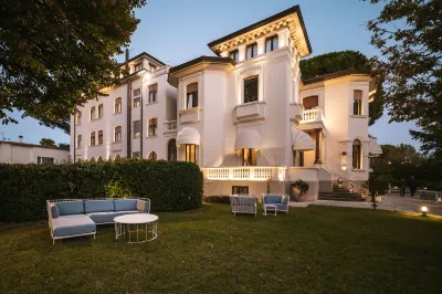 Hotel de La Ville Hotels in 