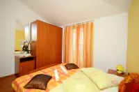 Apartments Pero