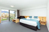 Clearbrook Motel & Serviced Apartments
