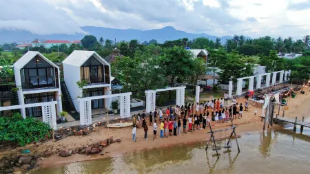 Port Ville Resort Отели в г. Boeng Tuk