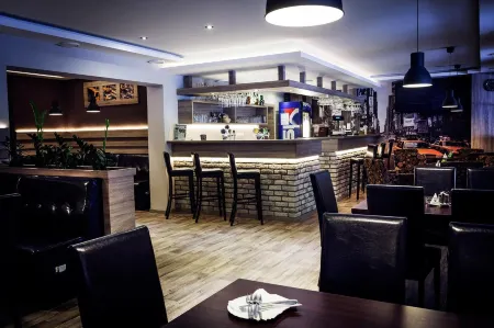 Hotel Taxis Bratislava Отели рядом с достопримечательностью «Словнафт Арена»