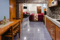 Suite Studio Serviced Apartments Hotel a 