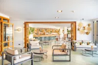 Apartamentos Cabau Cala Nova