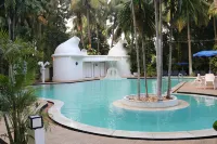 Hotel Parisutham