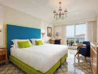 Grand Hotel Capodimonte Отели рядом с достопримечательностью «Пляж Леонеллис»