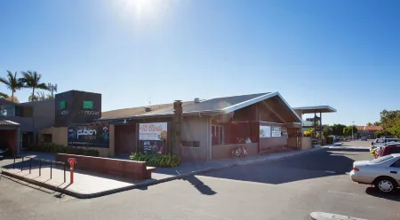 Villa Noosa Hotel Отели в г. Тевантин