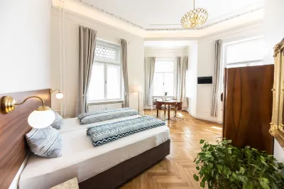 ホテル アンド アパートメンツ ヤコブ キャベツマーケットスクエア周辺のホテル