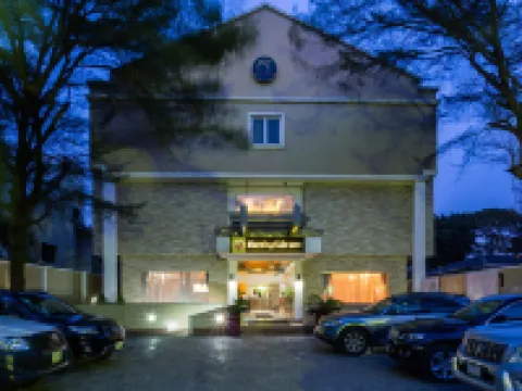 Morning Side Suites Hotels near Landmark Serviced Office