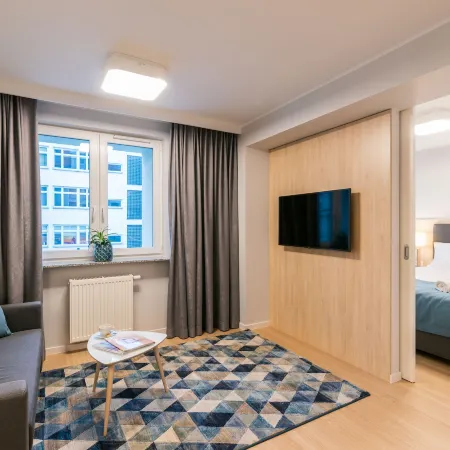 Q17 Apartments Rynek
