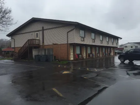 AArtpark Hotel Inn at Lewsiton