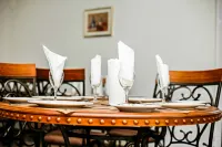 Jeyads Lodge - breakfast