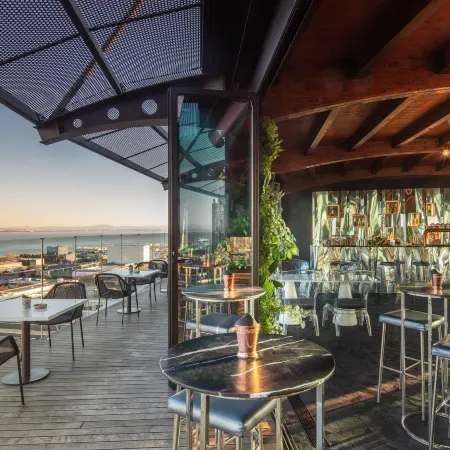 Tivoli Oriente Lisboa Hotel Отели рядом с достопримечательностью «Оливайш»
