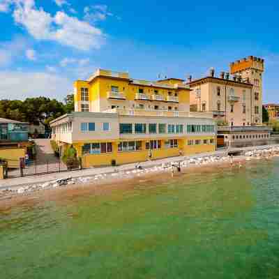 Hotel Estée Hotel Exterior