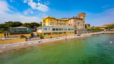 Hotel Estée Отели рядом со станцией Desenzano - Via Gramsci, 13