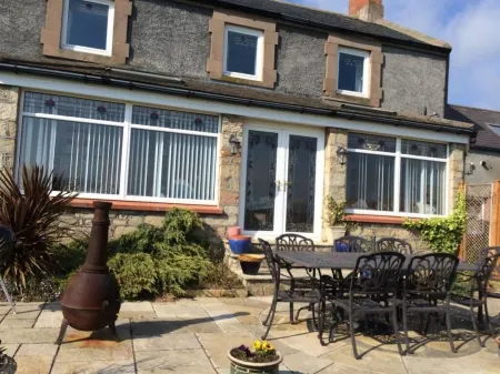 The Old Farm House Отели в г. Swinton